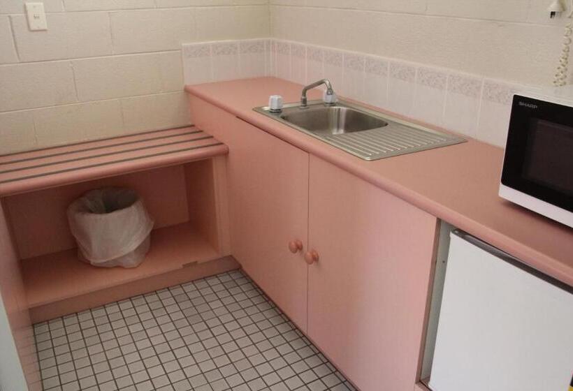 Семейный Номер, Central Coast Motel