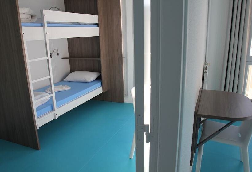 Семейный Номер, Auberge De Jeunesse D Orleans