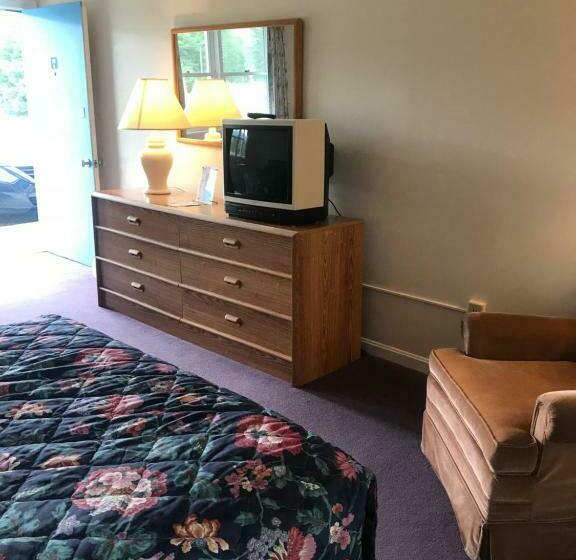 Номер Стандарт, Four Seasons Motor Inn