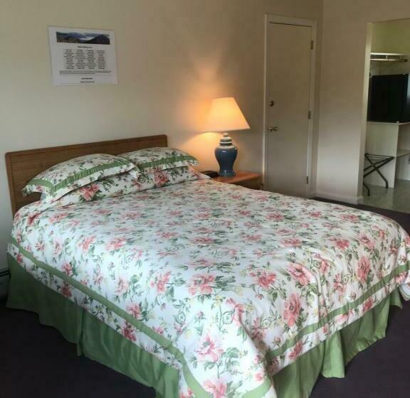 Номер Стандарт, Four Seasons Motor Inn