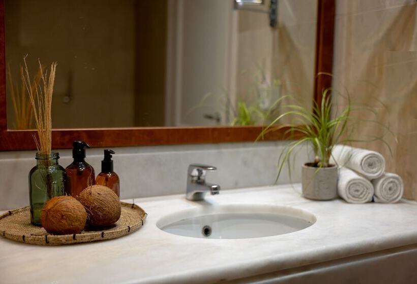 سوییت, Giannoulis   Grand Bay Beach Resort