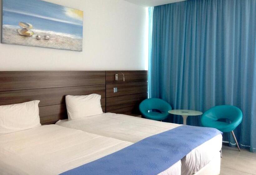 Номер Deluxe Вид на Море, Limanaki Beach Hotel & Suites