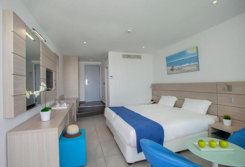 Номер Deluxe Вид на Море, Limanaki Beach Hotel & Suites