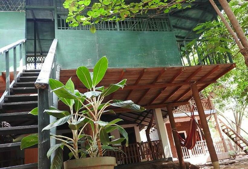 Семейный Номер Вид на Сад, River Side Cabana