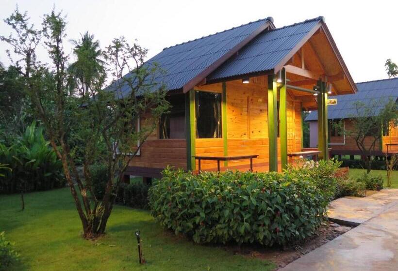 디럭스 룸, Nung Ni Bang Khon Thi Resort