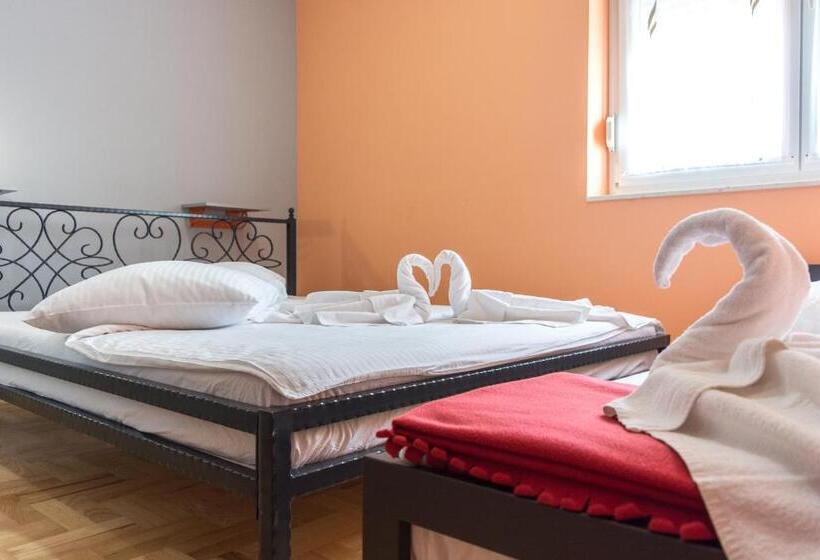Трехместный Номер Классика, Bed And Breakfast Turist