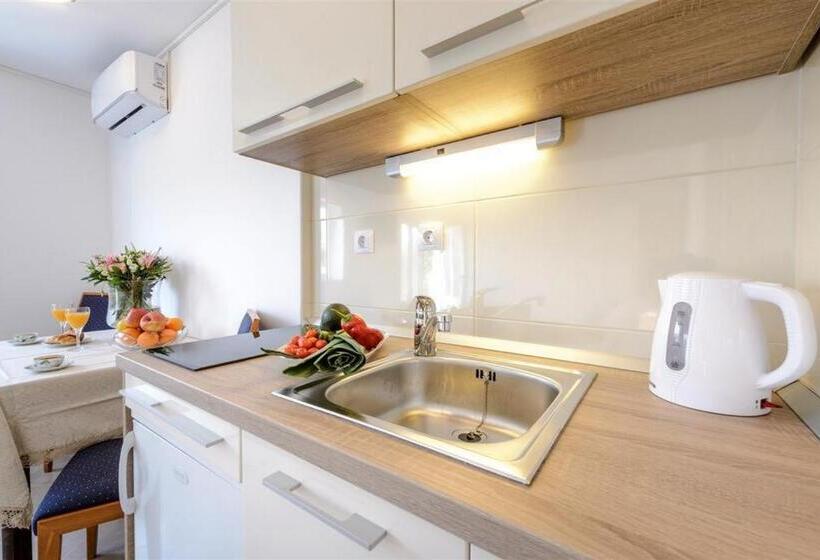 Студио Стандарт с Террасой, Guest House Rooms Rose