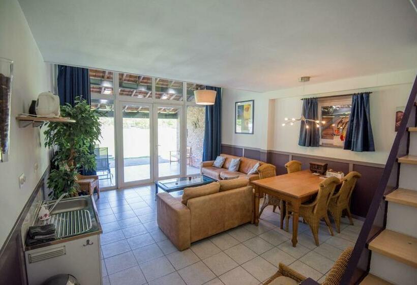 Студия Стандарт, B&b De Kroonhoeve