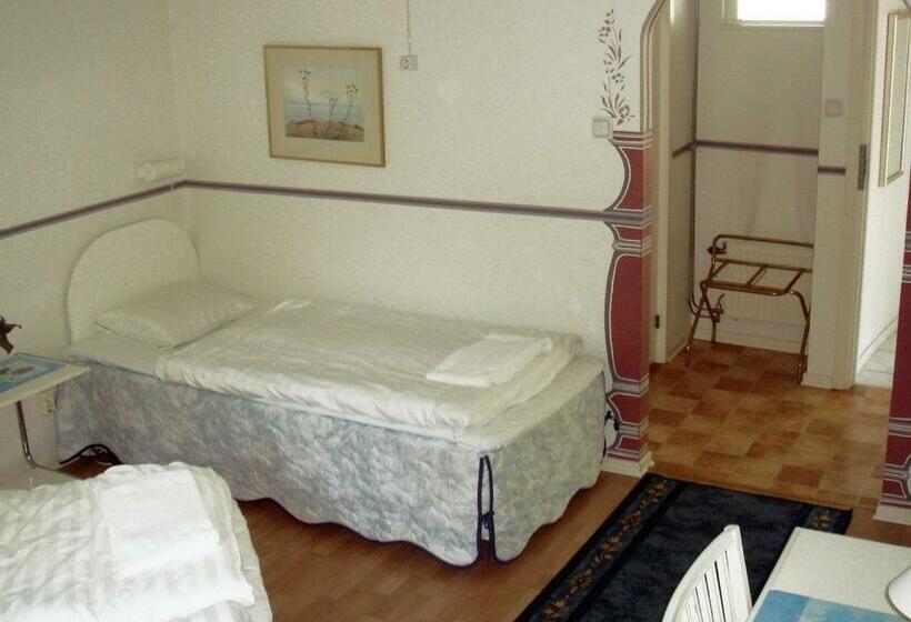غرفة قياسية ثلاثية, Fleninge Classic Motel