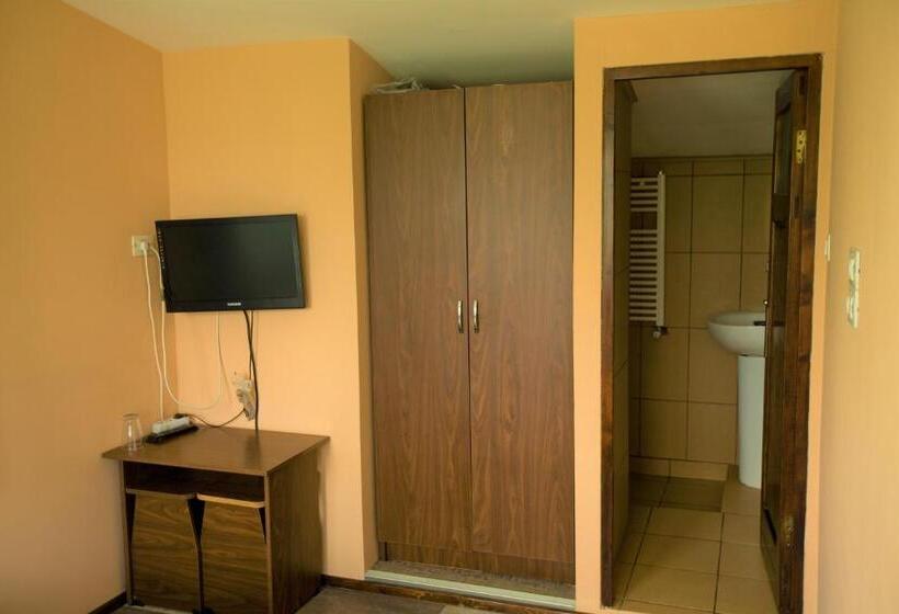 Economy Single Room, Casa Moroeni