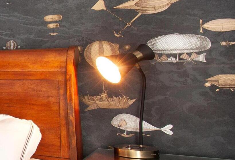 غرفة قياسية, The Valley House