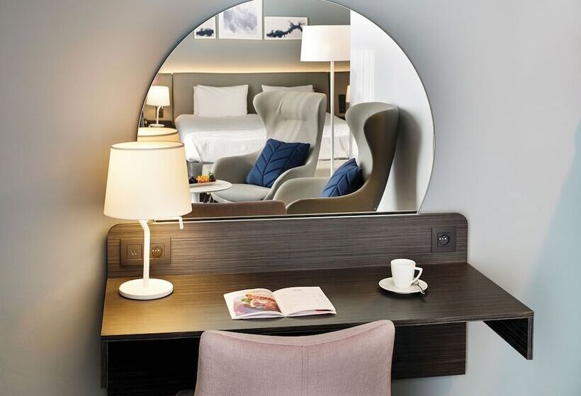 Полулюкс Одноместный с Террасой, Van Der Valk Hotel Spa