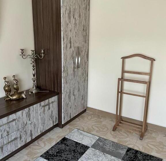 Дом 3 Спальни, панівецька садиба