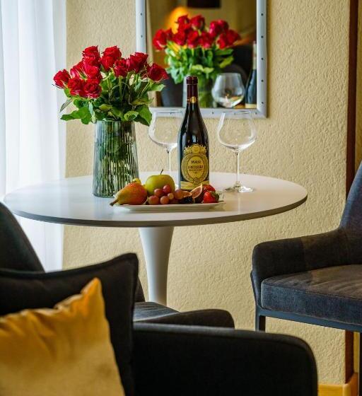 Suite with lake view, Seeblick Smart Hotel Rössli