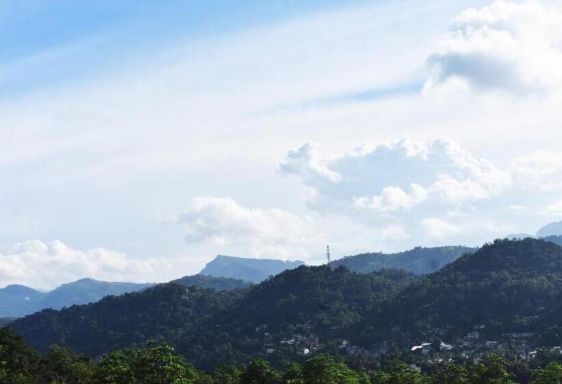 Номер Deluxe, Deer Point Hotel Kandy