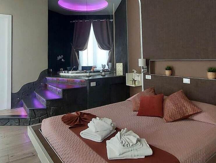 Люкс, Th Luxury Rooms