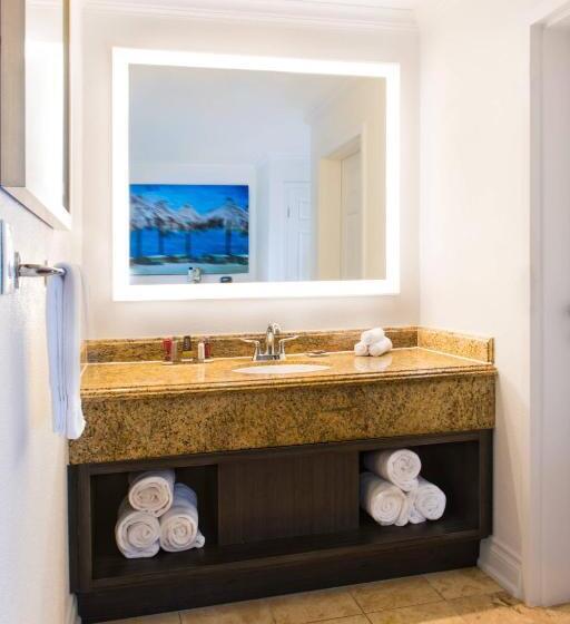 اتاق استاندارد با تخت بزرگ, St. Kitts Marriott Resort & The Royal Beach Casino