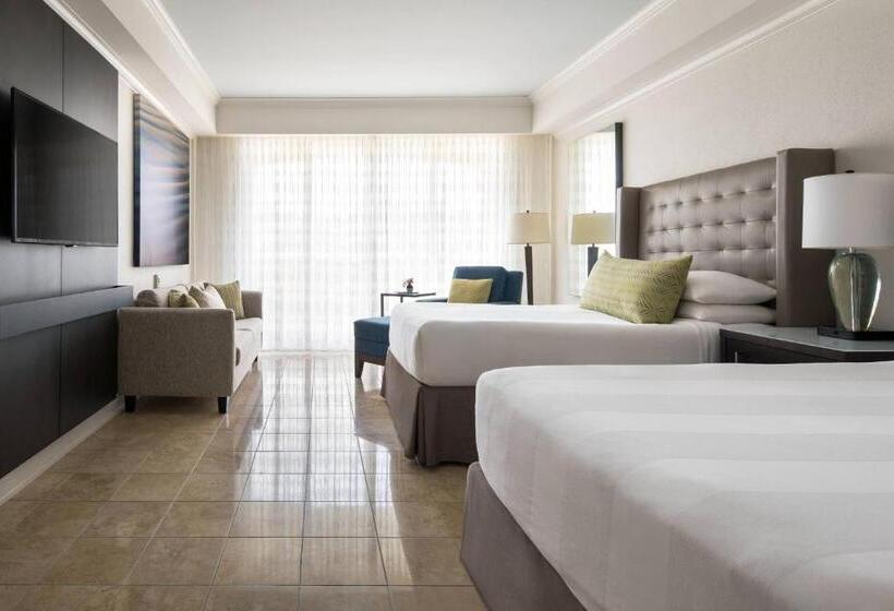 اتاق استاندارد با چشم‌انداز استخر, St. Kitts Marriott Resort & The Royal Beach Casino