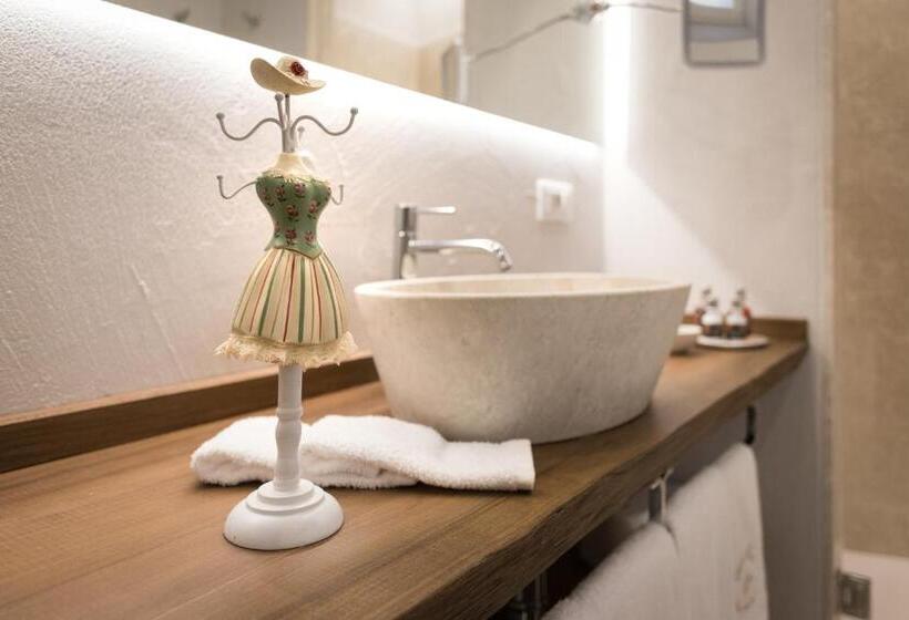 غرفة قياسية مطلّة علي البحيرة, Corte Alma Spa And Luxury Home