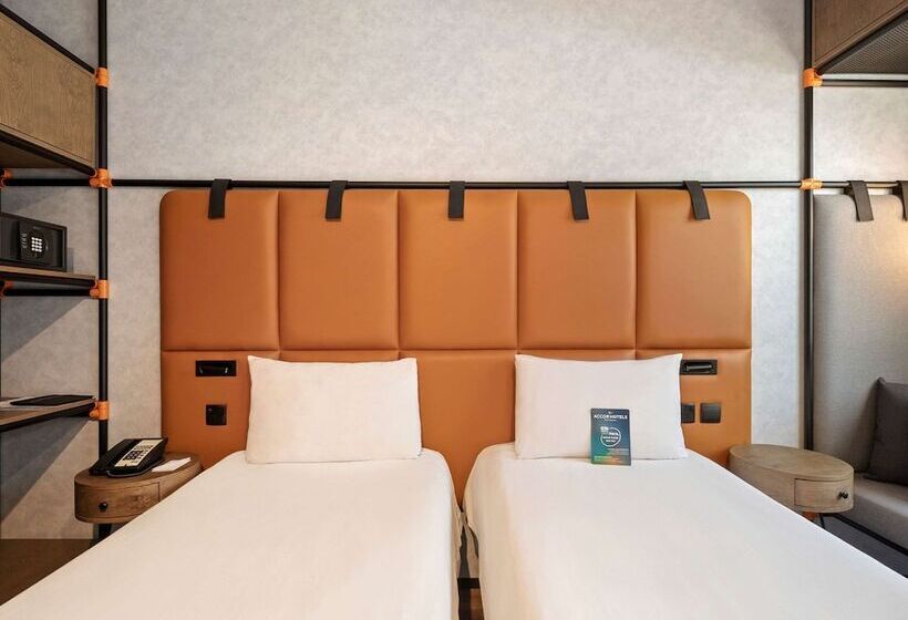 Номер Стандарт, Ibis World Trade Centre