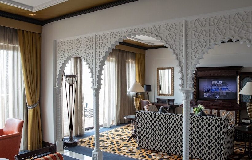 Полулюкс, Jumeirah Al Qasr Dubai