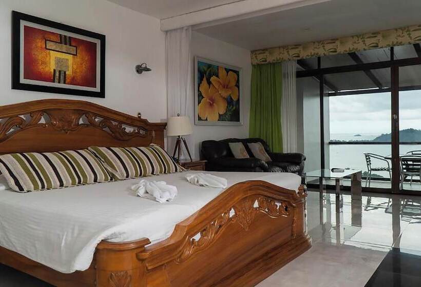 Номер Superior Вид на Море, Oceans Two Resort