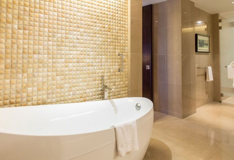 Номер Клуб Вид на Море, The Ritz-Carlton, Dubai