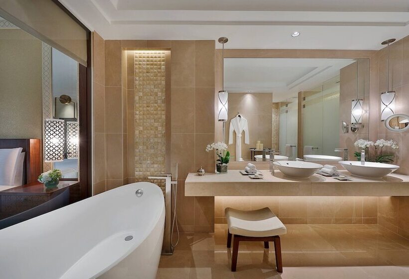 Номер Стандарт Вид на Море, The Ritz-Carlton, Dubai