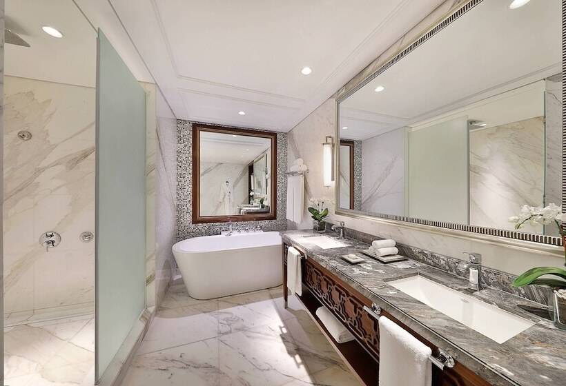 Люкс Семейный 2 Спальни, The Ritz-Carlton, Dubai