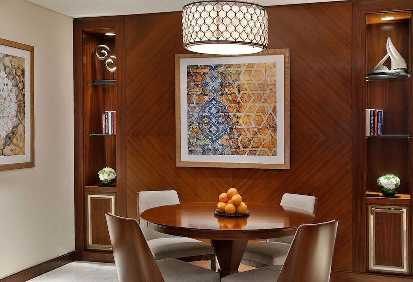 Люкс Семейный 2 Спальни, The Ritz-Carlton, Dubai