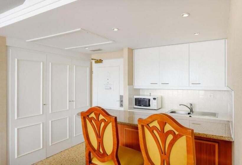 Апартаменты 1 Спальня, Millennium Court, Budapest  Marriott Executive Apartments