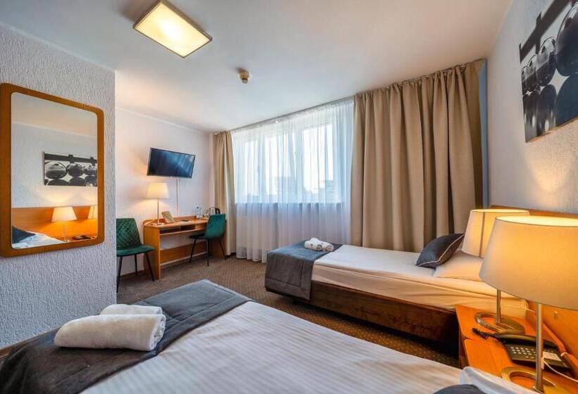 Standard Room, Gromada Poznań