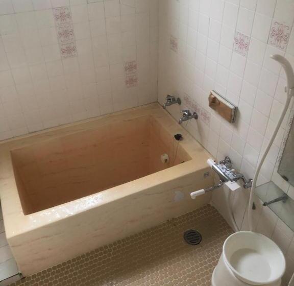 Дом 4 Спальни, Stay@kushiro