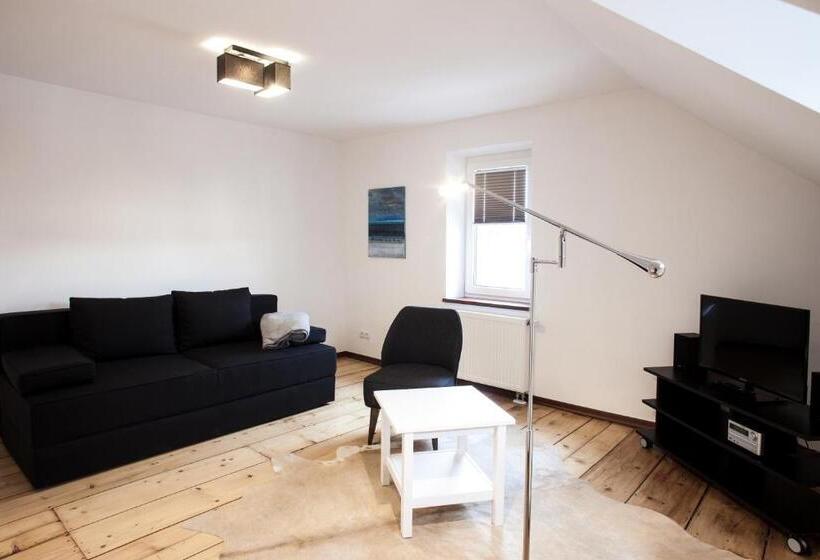 带1个卧室的顶楼公寓, P&g Rooms