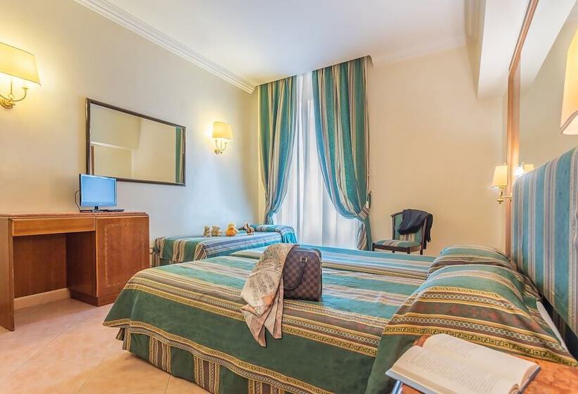 Номер Стандарт Трехместный, Raeli Hotel Floridia