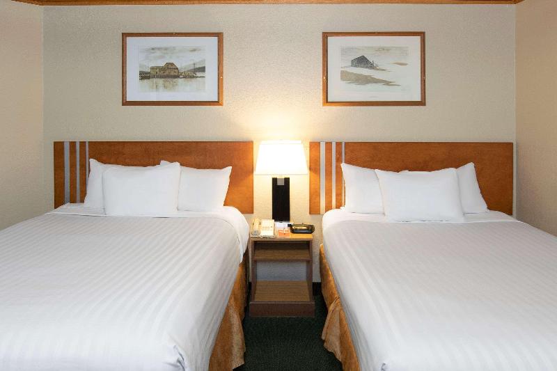 Номер Стандарт, Econo Lodge Inn & Suites