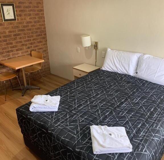 标准间, Colonial Motor Inn