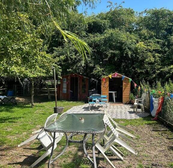 Standard Tent, Willow Barn