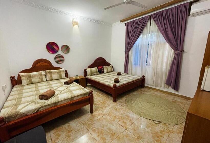 Семейный Номер, Max Hotel Nungwi