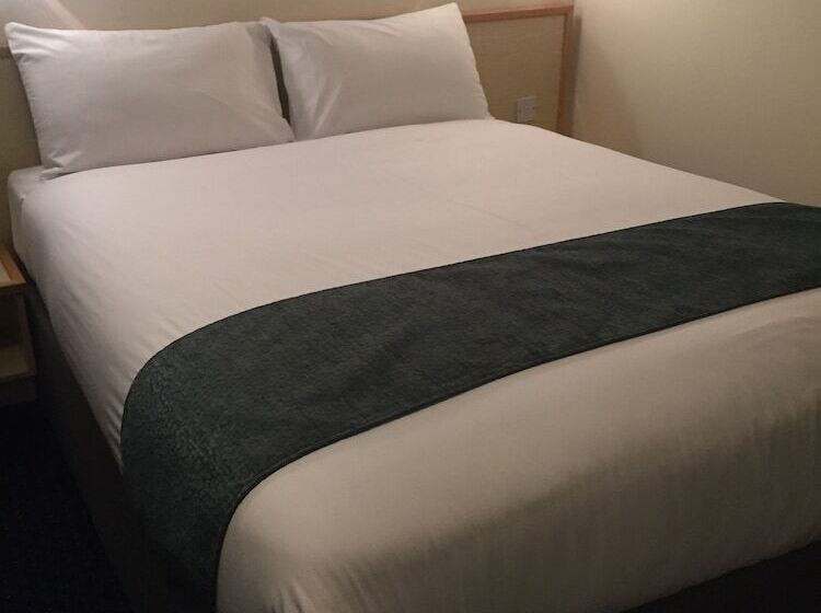 Номер Стандарт Двуспальная Кровать, Days Inn Sutton Scotney South