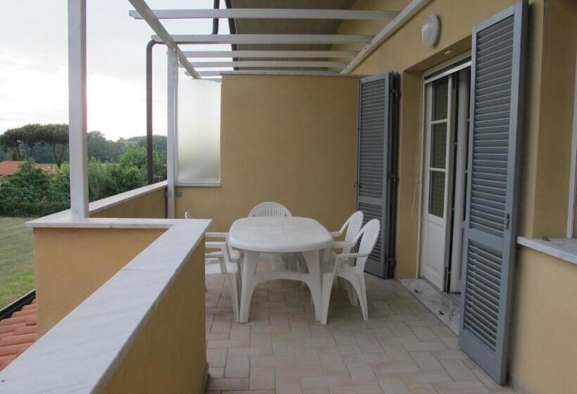 带1个卧室的带阳台的公寓, Il Palco Residence