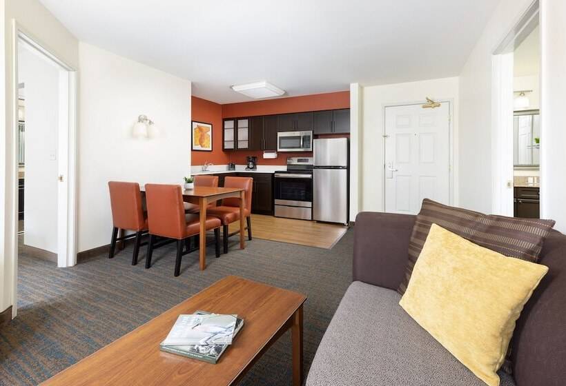 Люкс 2 Спальни, Residence Inn Des Moines West At Jordan Creek Town Center