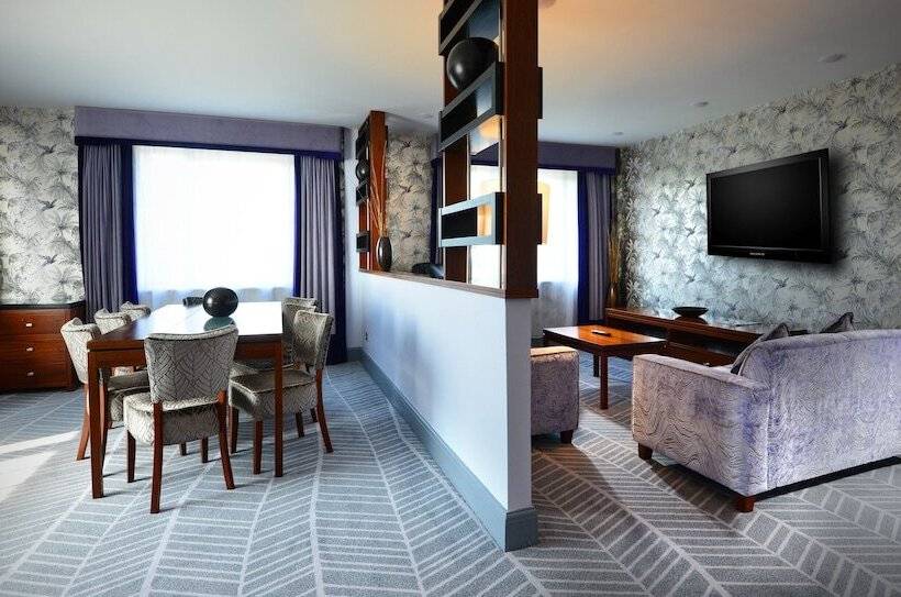 스위트, Crowne Plaza Dublin Airport, An Ihg