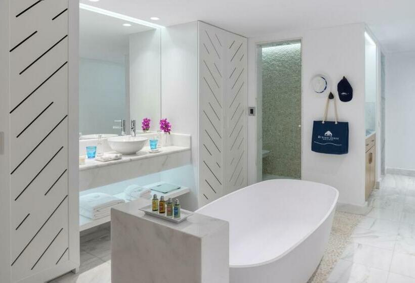 高级海景房, Mykonos Grand Hotel & Resort