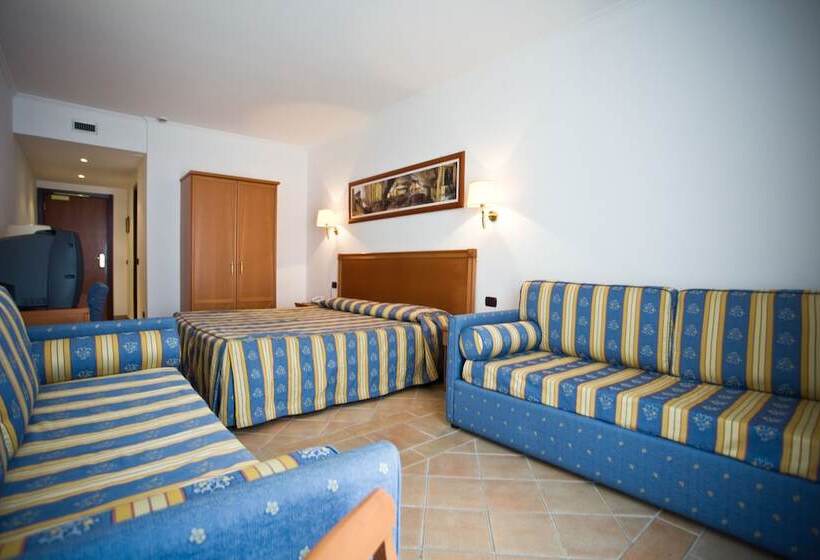 Полулюкс Вид на Бассейн, Palace Hotel San Michele