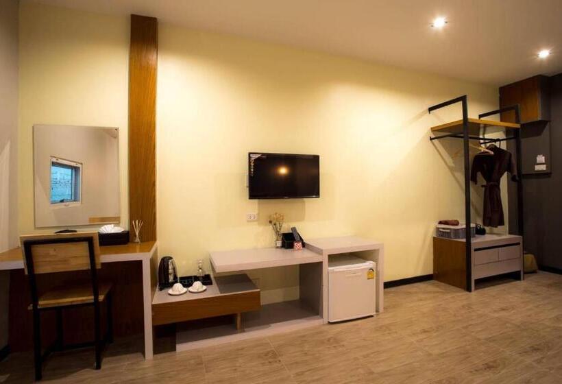 带大床的高级房间, The Sun Resort Ratchaburi