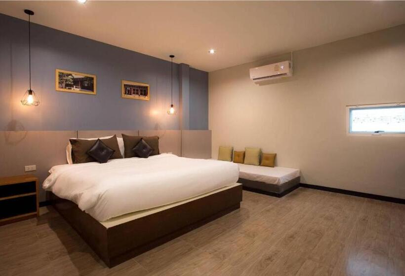 带大床的高级房间, The Sun Resort Ratchaburi
