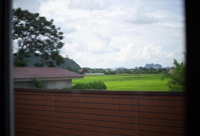 带观景的标准间, The Sun Resort Ratchaburi