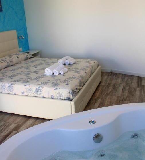 Номер Стандарт с Гидромассажем, Borgo Marino Suite B&b
