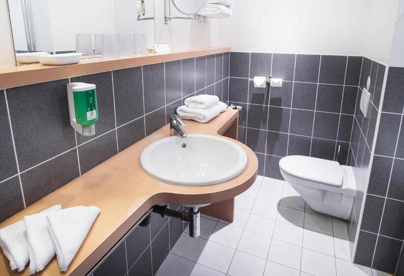 Семейный Номер, Best Western Adagio Saumur